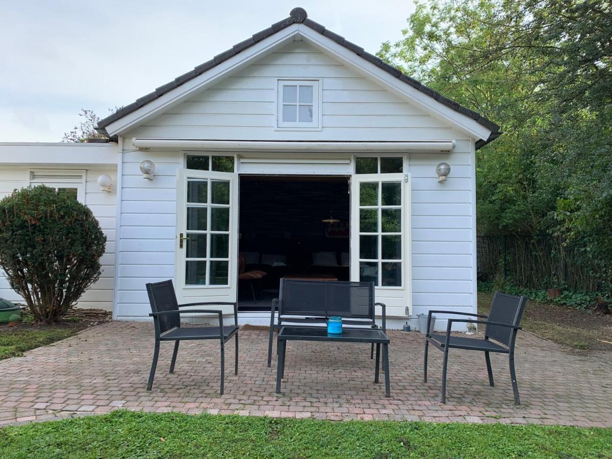 Bed and Breakfast Sleepzzz Heusden  Exterior foto