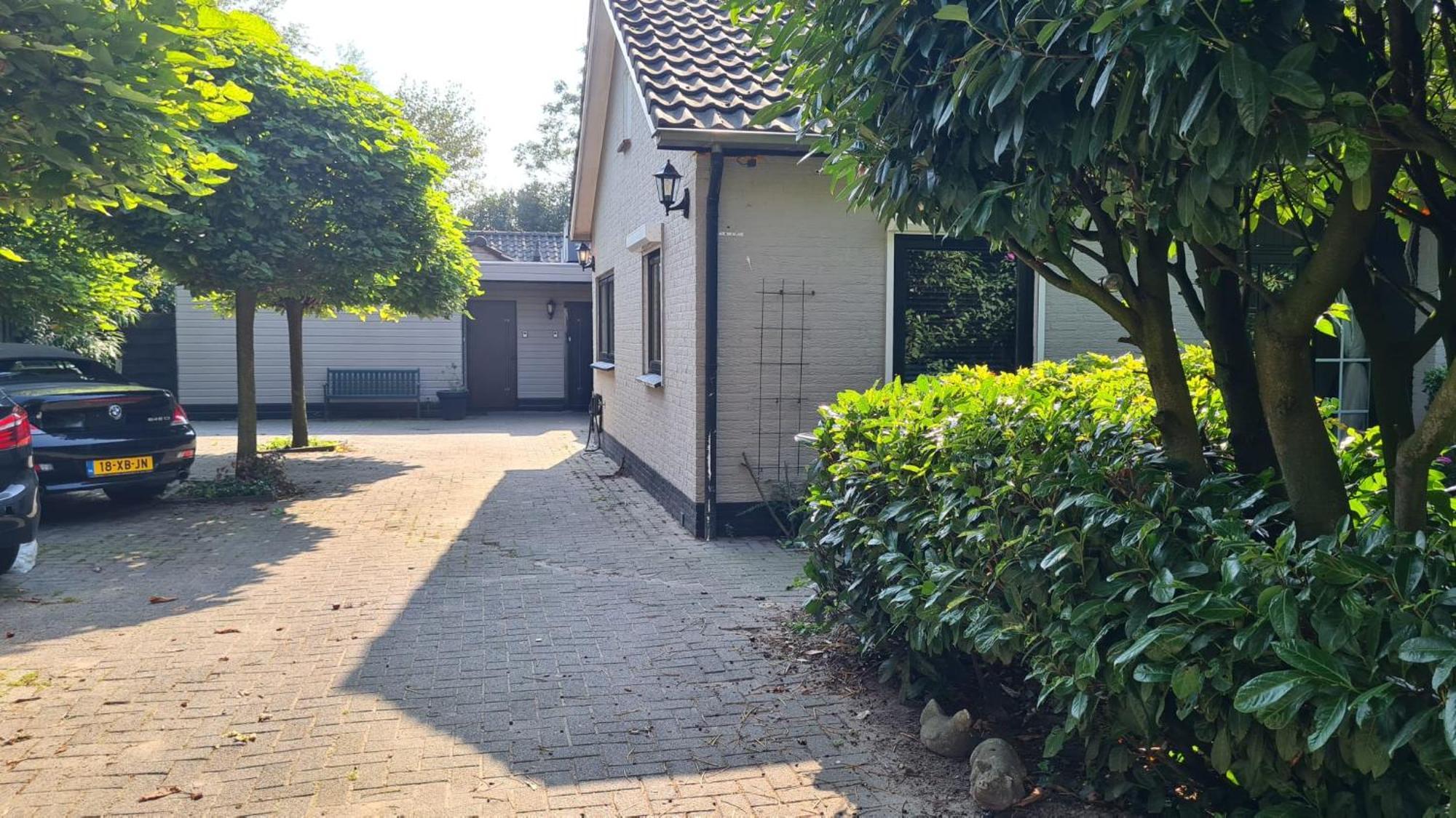 Bed and Breakfast Sleepzzz Heusden  Exterior foto